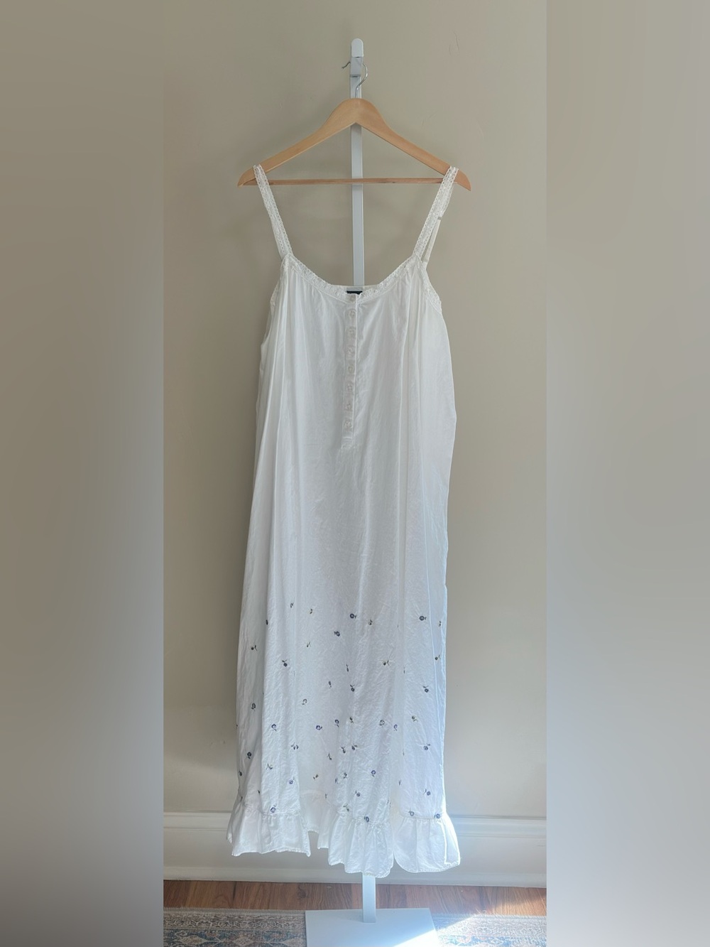 2000s like new White Cotton Embroidered Floral Maxi Nightgown XL